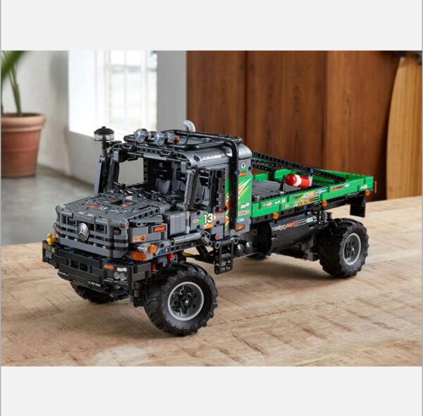 Camion fuoristrada 4x4 Mercedes-Benz Zetros - immagine 3