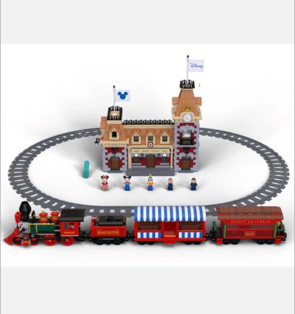 Treno e stazione Disney - immagine 12