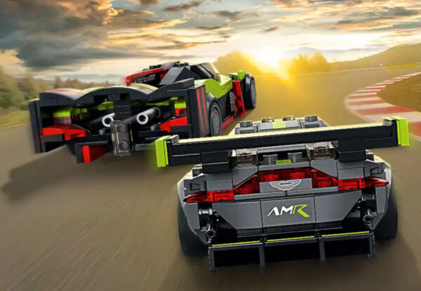 Aston Martin Valkyrie AMR Pro e Aston Martin Vantage GT3 - immagine 11