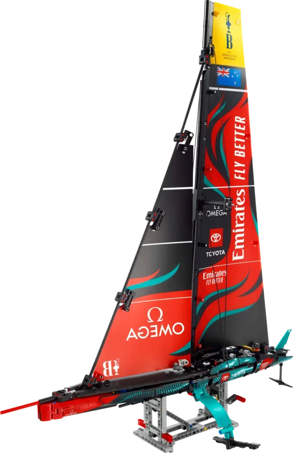 Yacht Emirates Team New Zealand AC75 - immagine 2