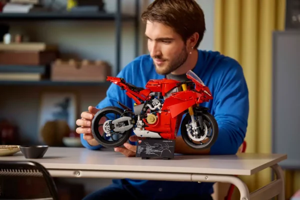 Motocicletta Ducati Panigale V4 S - immagine 7
